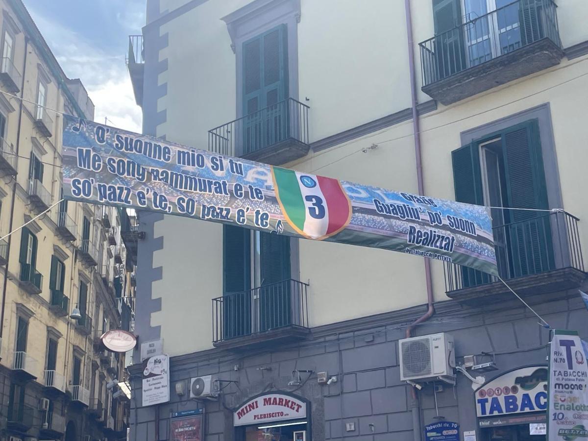 Casetta Piazza Plebiscito Naples Exterior photo