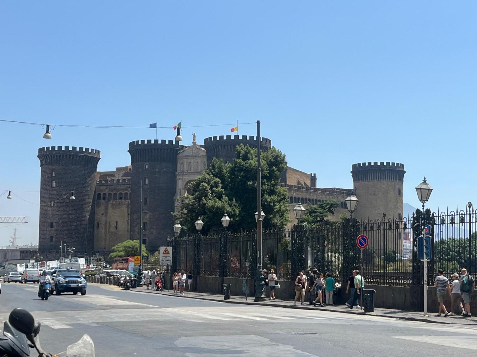 Casetta Piazza Plebiscito Naples Exterior photo